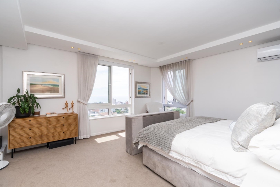 To Let 4 Bedroom Property for Rent in Fresnaye Western Cape